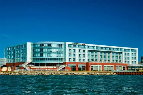 Erie PA Bayfront Hotels - Courtyard Erie Bayfront