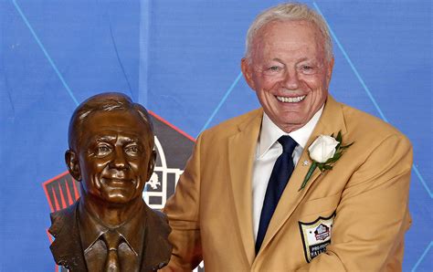 Gold Jacket Spotlight: 'Football Guy' Jerry Jones | Pro Football Hall ...