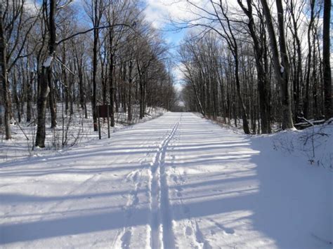 Sleeping Bear Dunes in winter: 8 amazing winter activities(+tips)