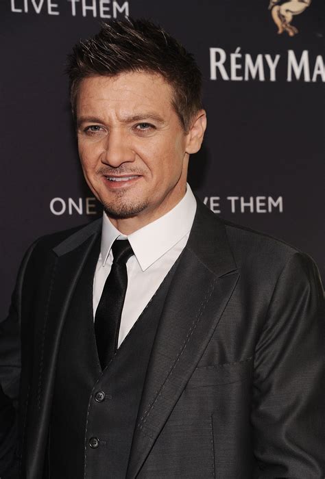 Jeremy Renner - emsekflol.com