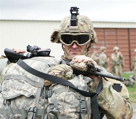 DVIDS - Images - 1-109th Infantry Regiment conducts aerial movement ...