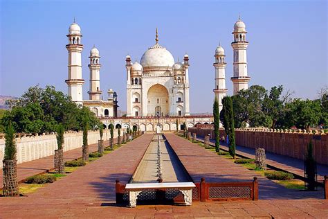 Visit Bibi Ka Maqbara, Aurangabad | Beautiful places to visit, Monument ...