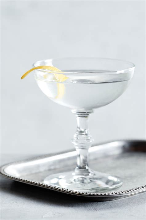 Martini Recipe Advice: How to Personalize The Classic Martini Cocktail ...