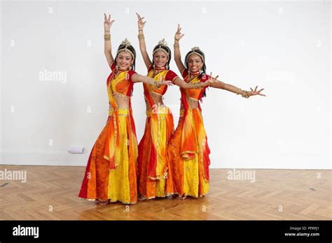 Bollywood dance - lalafholdings