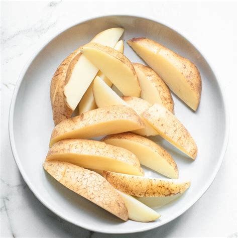 How to Cut Potato Wedges - Running to the Kitchen®