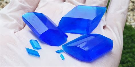 The Best Way to Grow Big Copper Sulfate Crystals - Crystalverse