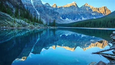 Moraine Lake, and the Valley of the Ten Peaks in Banff National Park, Alberta, Canada image ...