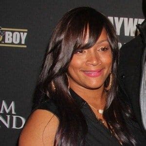 Simone Smith - Bio, Facts, Family | Famous Birthdays