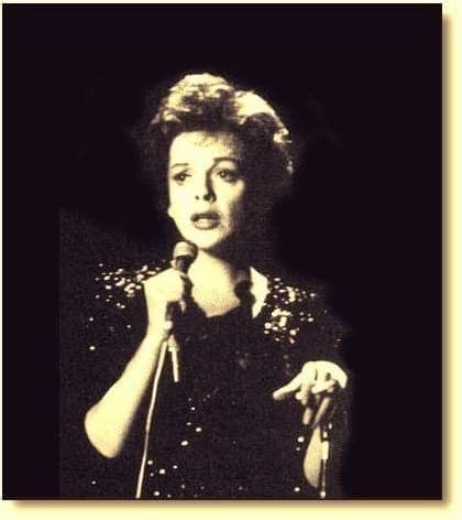 Judy Garland singing Smile on the Ed Sullivan show | Judy garland, The ...