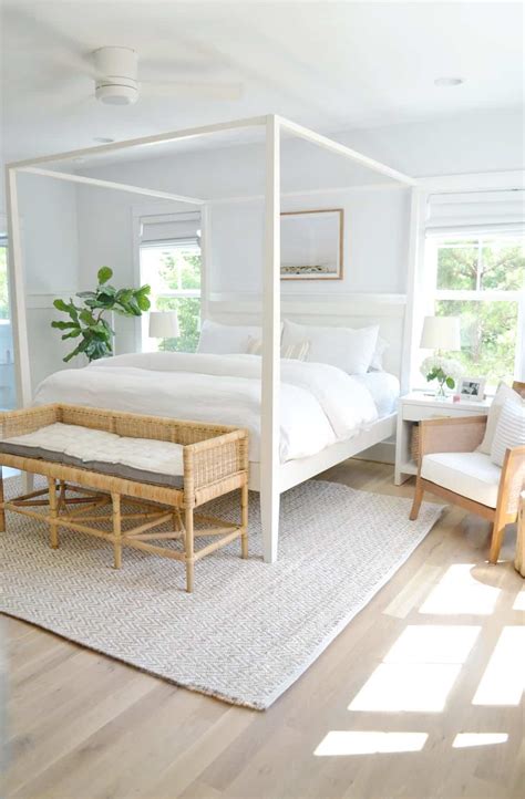 12 Modern and Affordable Canopy Beds for Trendy Homeowners