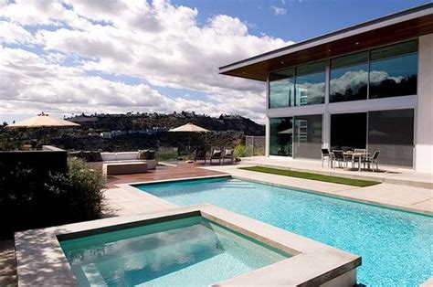 Soaring Modern Two-Story Home and Spacious Pool by Steven Kent Architect | Nice, Beautiful and ...