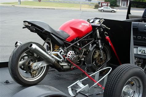 1999 Ducati Monster 900 - Moto.ZombDrive.COM