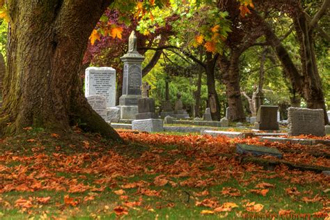 File:Ross Bay Cemetery Fall colors (1).jpg - Wikimedia Commons