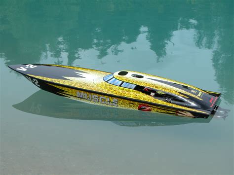 Fountain Racing 42' Love Muscle Remote Control Boat Replica ...XoXo | Radio control, Remote ...