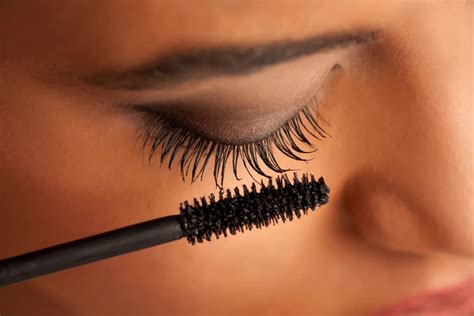 The 10 Best Eyelash Primers to Buy in 2024 - Beauty Mag