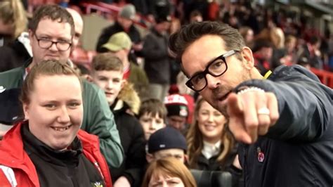 WELCOME TO WREXHAM Returns to the Pitch in Season 2 Trailer - Nerdist