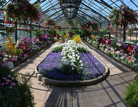 Niagara Falls - Floral Showhouse (Greenhouse)