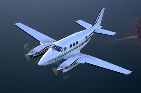 Rent a Beechcraft King Air 90 with L'Avion privé.