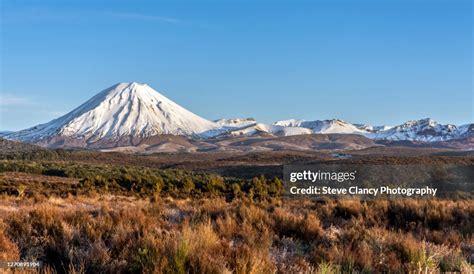 Mount Ngauruhoe High-Res Stock Photo - Getty Images