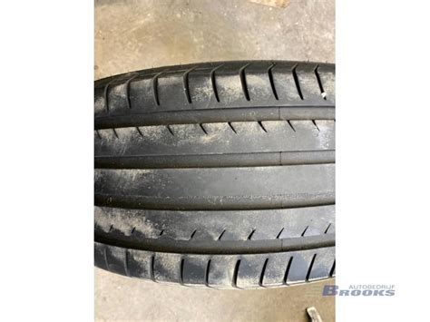 Tyre with tyre size 235/40/18 - 2354018 VREDESTEIN