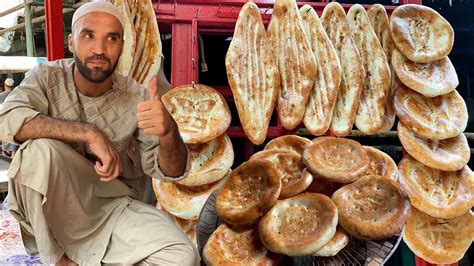 Traditional Afghani Tandoori Naan - Designed Bhatti Roti | PAKISTANI DOUGH ART | Karachi Street ...