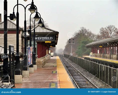 The Westfield, NJ New Jersey Train Station Down the Tracks Perspective Editorial Photo - Image ...