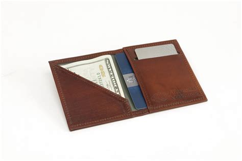 Minimalist Leather Vertical Bifold Wallet