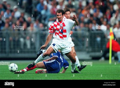 IGOR STIMAC & ZINADINE ZIDANE FRANCE V CROATIA 08 July 1998 Stock Photo ...