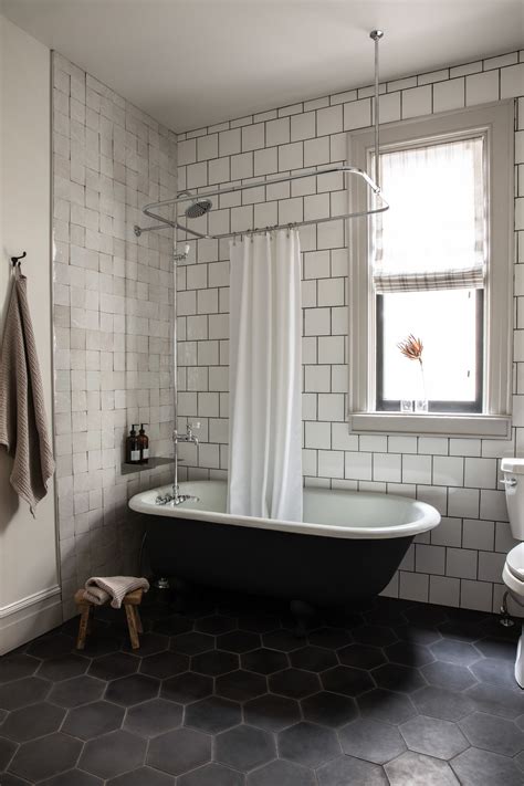 20+ Images Of Small Bathrooms With Clawfoot Tubs – The Urban Decor