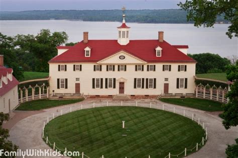 Mount Vernon, the plantation house of George Washington in Washington ...