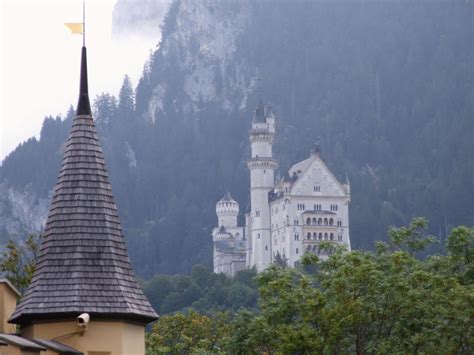 A Guide for Visiting the Beautiful Hohenschwangau Castle - KarsTravels