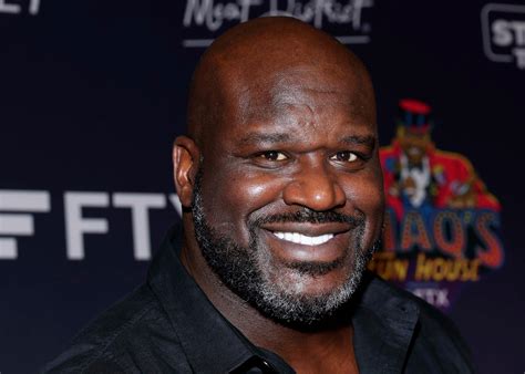 Shaquille O’Neal pays for meals of all diners in a restaurant following ...