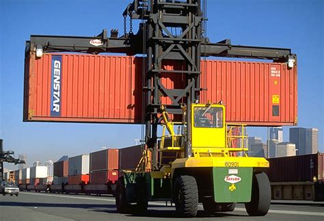 What is Drayage and its Role in Logistics?