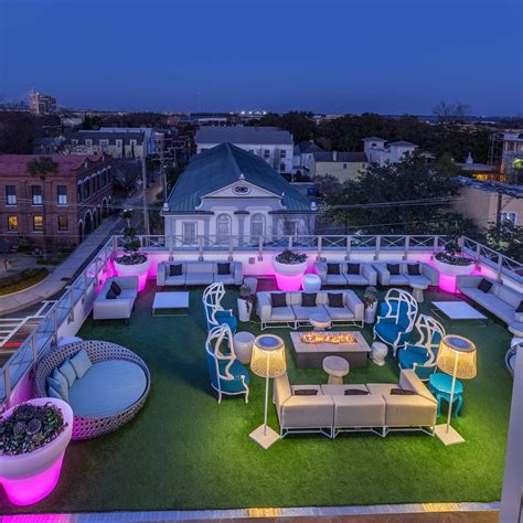 Day Drink Like a Pro at Charleston's Best Rooftop Bars Rooftop Party, Rooftop Restaurant ...
