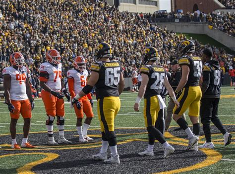 Iowa football vs. Illinois kickoff time, TV set | The Gazette