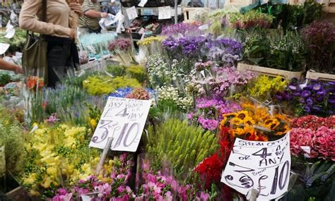 Free Photo | Flower street market