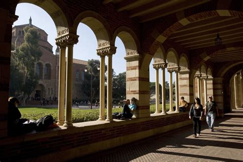 UCLA applications for fall 2023 admission remain at near-historic highs ...