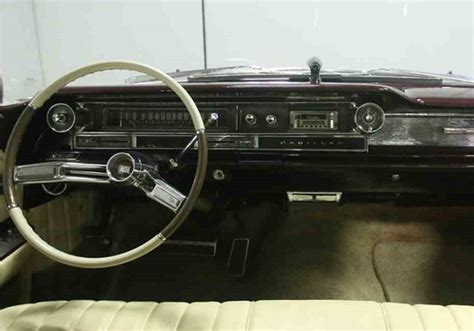 Cadillac DeVille 1961 - Cars evolution