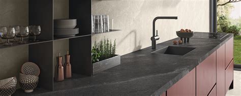 Kitchen countertops in ZERO.3 porcelain stoneware | Panaria Ceramica