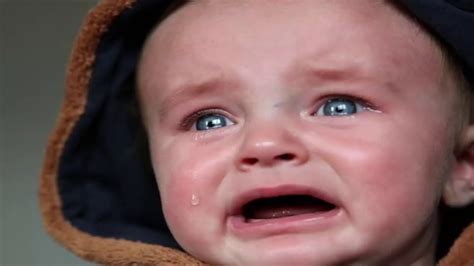 baby crying sound effect - YouTube