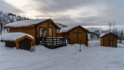 Chasing the Northern Lights Through Norway - When to Go, Where to Stay | Norway, Cabin, Winter cabin