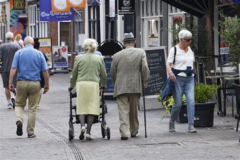 Prinsjesdag 2023: Hoe miljarden te bezuinigen op AOW - EW