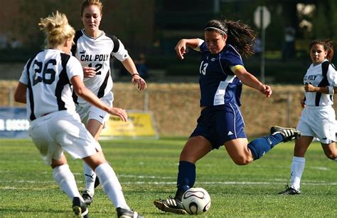 14 Impressive Soccer Action Shots