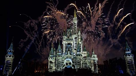 NEWS: First Look at New Halloween Fireworks Show Revealed – DisneyLists.com