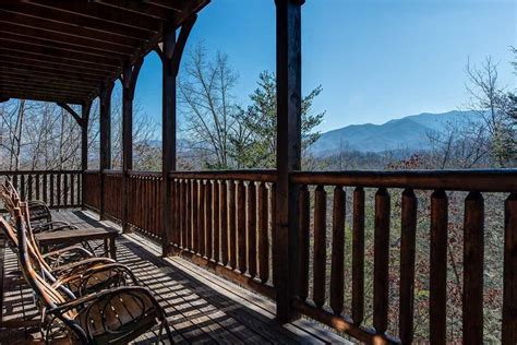 Mountain View Lodge Cabin in Gatlinburg w/ 8 BR (Sleeps24)