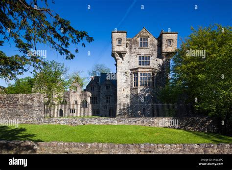 Ireland, County Donegal, Donegal Town, Donegal Castle Stock Photo - Alamy