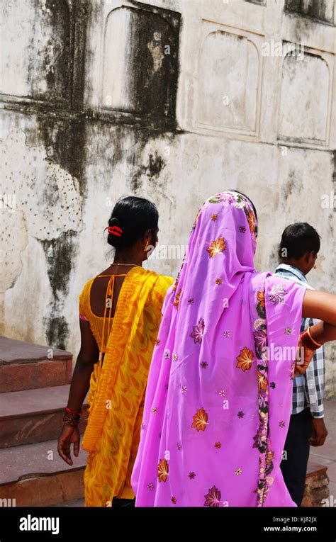 Indian people walking inside grounds of red fort delhi india hi-res stock photography and images ...