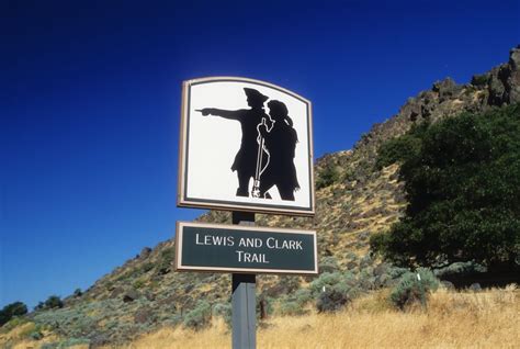 7 Must-See Stops Along the Lewis and Clark Trail