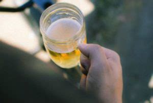 Urine therapy: The health benefits of imbibing your own water will shock you | Fakaza News