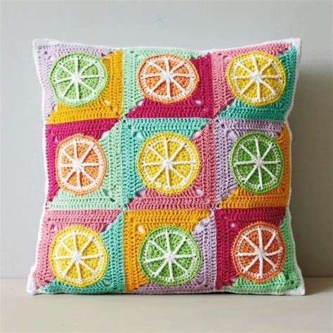 free crochet pattern square pillow.